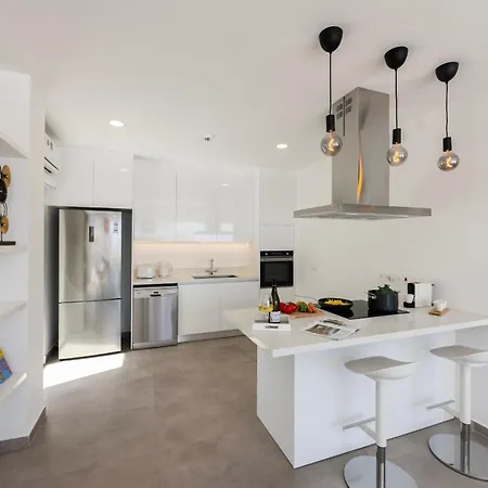 Bay View 11 *